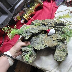 Artificial Rock Aquatic Hideout with Green Foliage - Gray